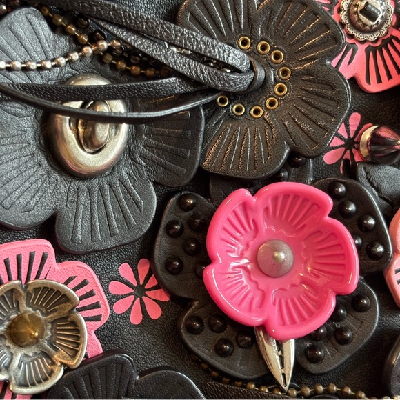 RARE Coach 1941 Dinky with Wild Tea Rose Fringe in Black and Pink, EUC - Picture 6 of 15